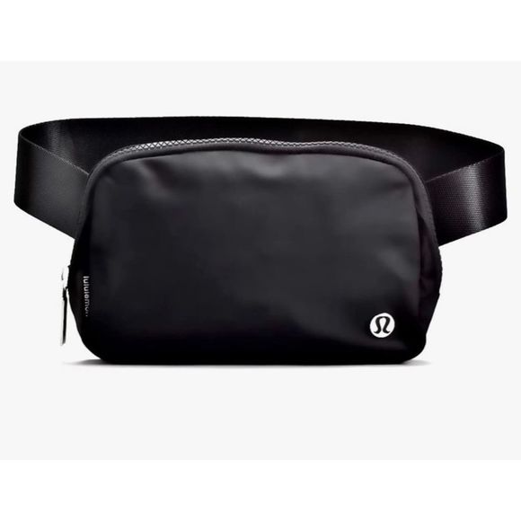 lululemon athletica Handbags - NWT Lululemon Everywhere Belt Bag in Black